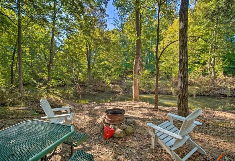 The Treehouse Cabin Creekside Home W/ Hot Tub!