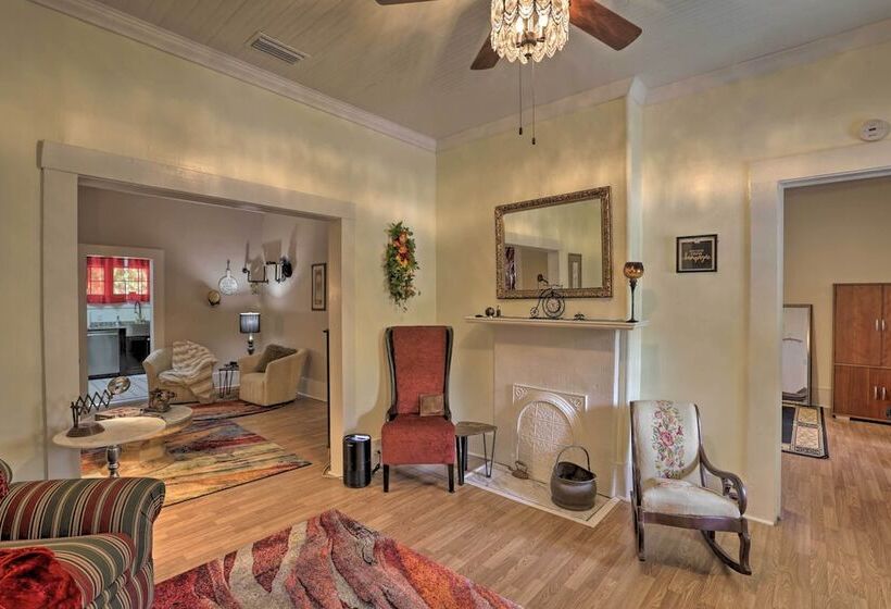 Thomasville Cottage Near The Big Oak & Downtown!