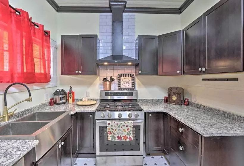 Thomasville Cottage Near The Big Oak & Downtown!