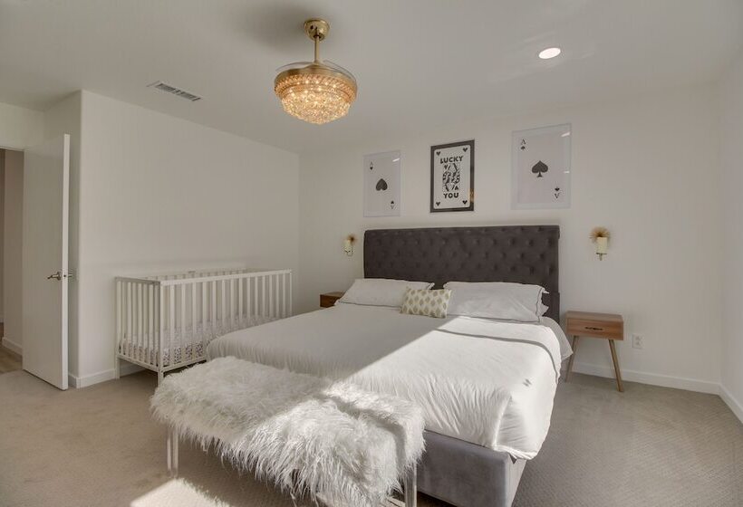 Chic Indio Oasis W/ Game Room + Gas Grill!