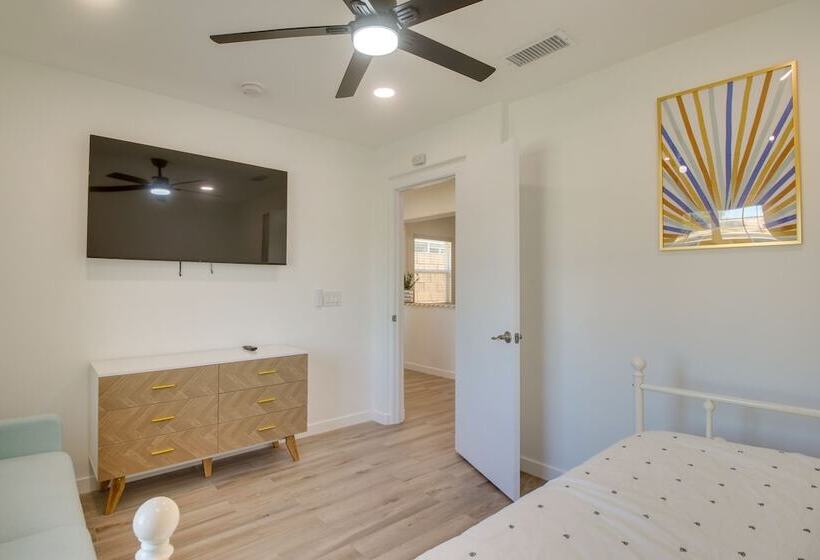 Chic Indio Oasis W/ Game Room + Gas Grill!