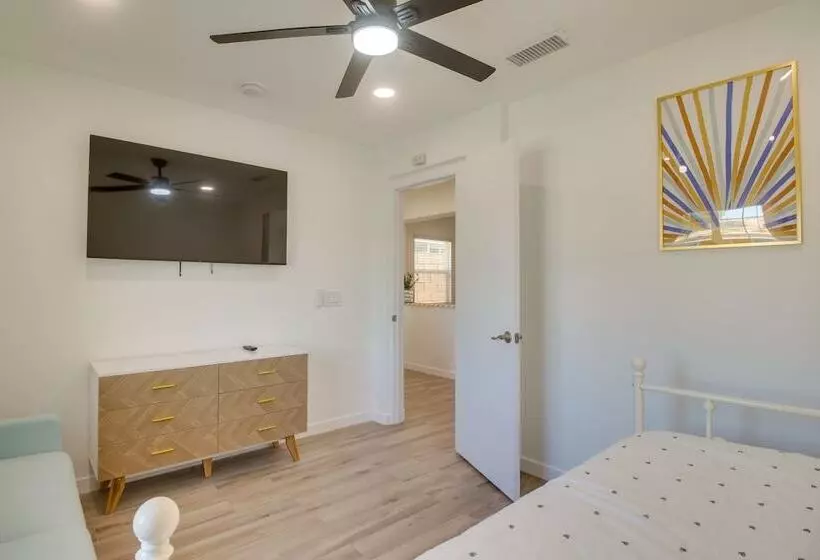 Chic Indio Oasis W/ Game Room + Gas Grill!