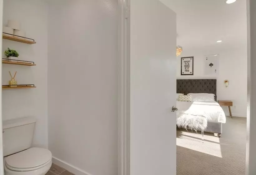 Chic Indio Oasis W/ Game Room + Gas Grill!