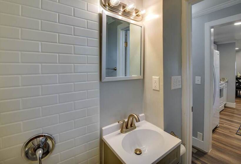 Walk To Beach: Hampton Home W/ Grill!