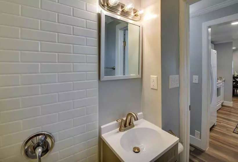 Walk To Beach: Hampton Home W/ Grill!