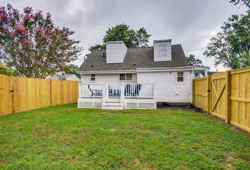 Walk To Beach: Hampton Home W/ Grill!