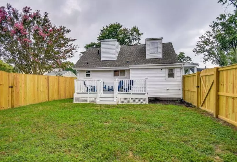 Walk To Beach: Hampton Home W/ Grill!