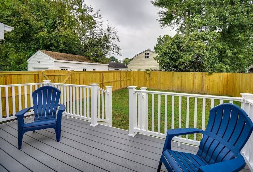 Walk To Beach: Hampton Home W/ Grill!