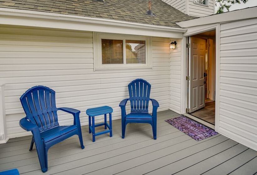 Walk To Beach: Hampton Home W/ Grill!