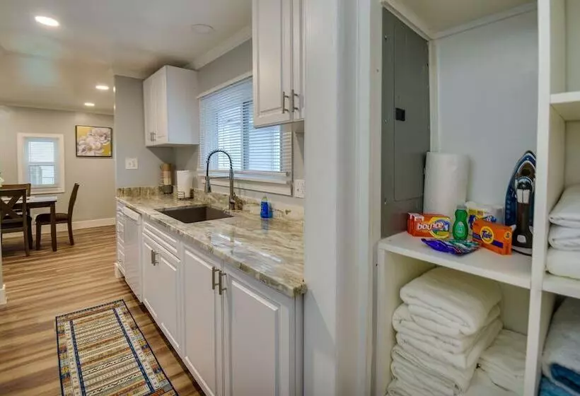 Walk To Beach: Hampton Home W/ Grill!