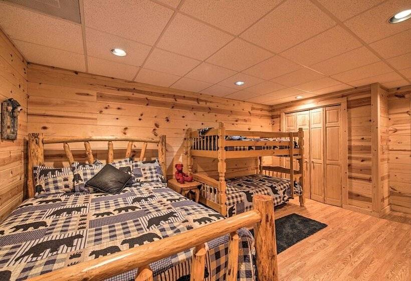 Woodsy Bear A Dise W/ Hot Tub ~ 1 Mile To Lake