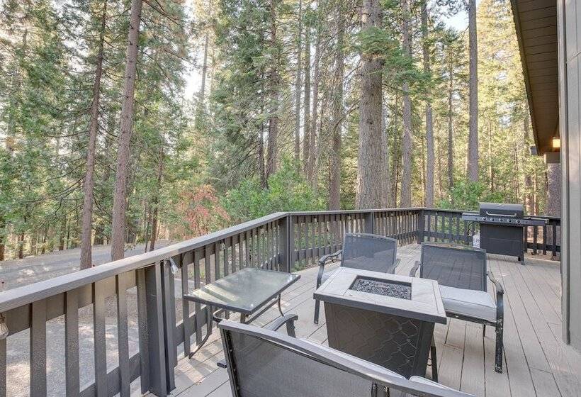 Arnold Cabin Near Calaveras Big Trees State Park!