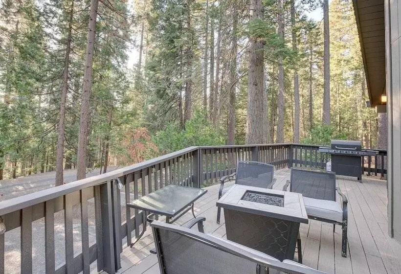 Arnold Cabin Near Calaveras Big Trees State Park!