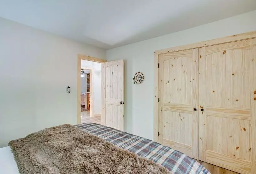 Arnold Cabin Near Calaveras Big Trees State Park!