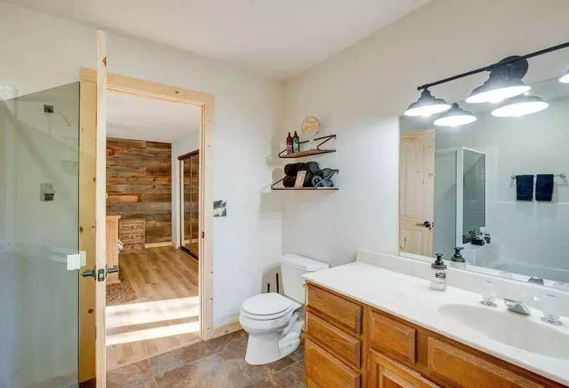 Arnold Cabin Near Calaveras Big Trees State Park!