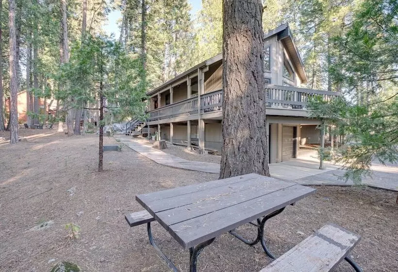 Arnold Cabin Near Calaveras Big Trees State Park!