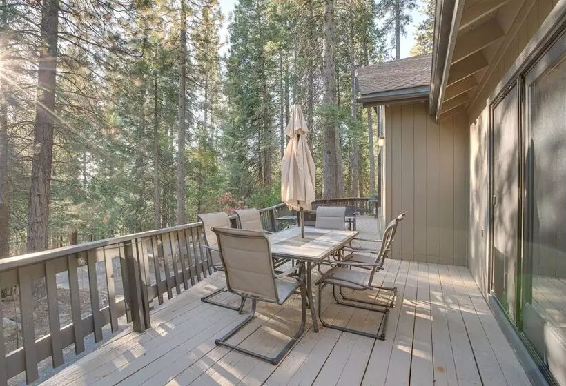 Arnold Cabin Near Calaveras Big Trees State Park!