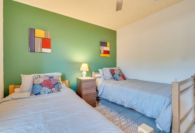 Austin Home W/ Community Pool: 3 Mi To Lake Travis