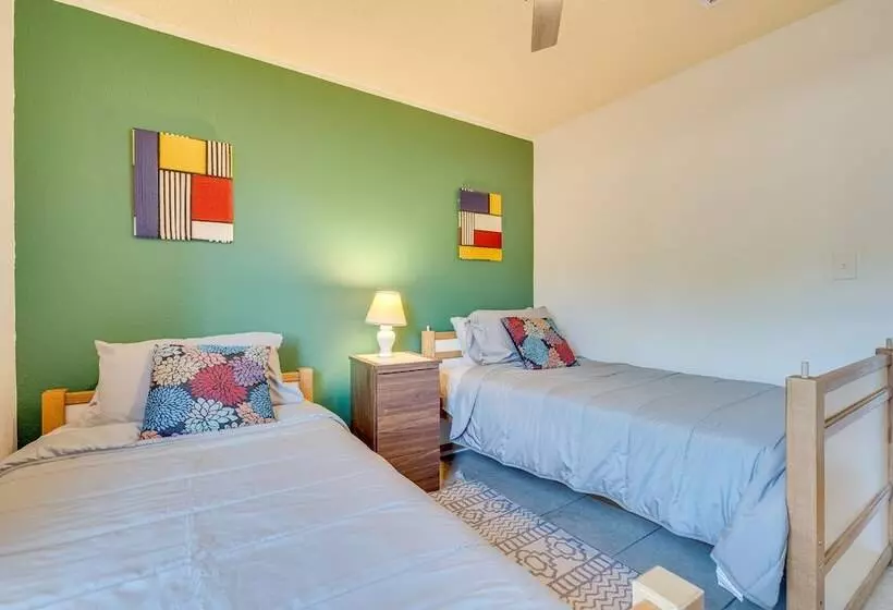 Austin Home W/ Community Pool: 3 Mi To Lake Travis