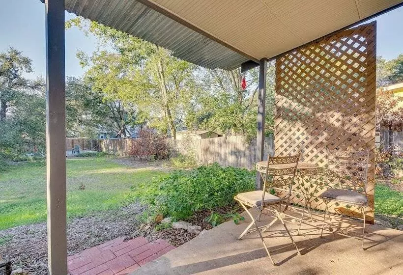 Austin Home W/ Community Pool: 3 Mi To Lake Travis