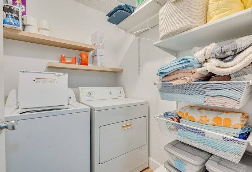 Austin Home W/ Community Pool: 3 Mi To Lake Travis