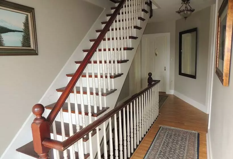 Aamiaismajoitus (B&B) Chandler River Inn