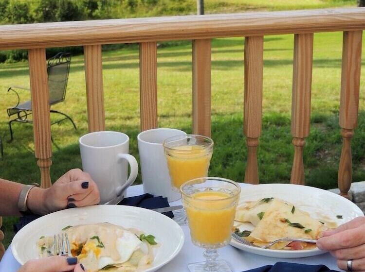 Bed and Breakfast Chandler River Inn