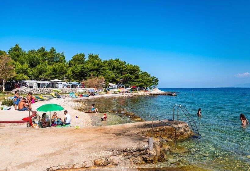 Room In Cabin Caravan Near The Sea 1