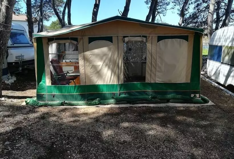 Room In Cabin   Caravan Near The Sea 1