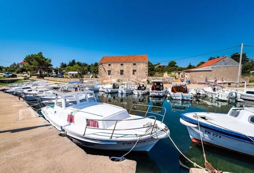 Room In Cabin   Caravan Near The Sea 1