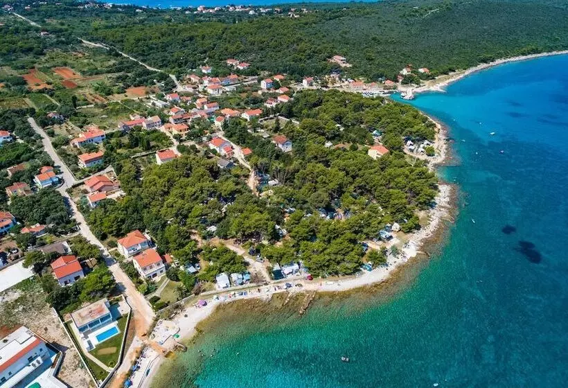 Room In Cabin   Caravan Near The Sea 1