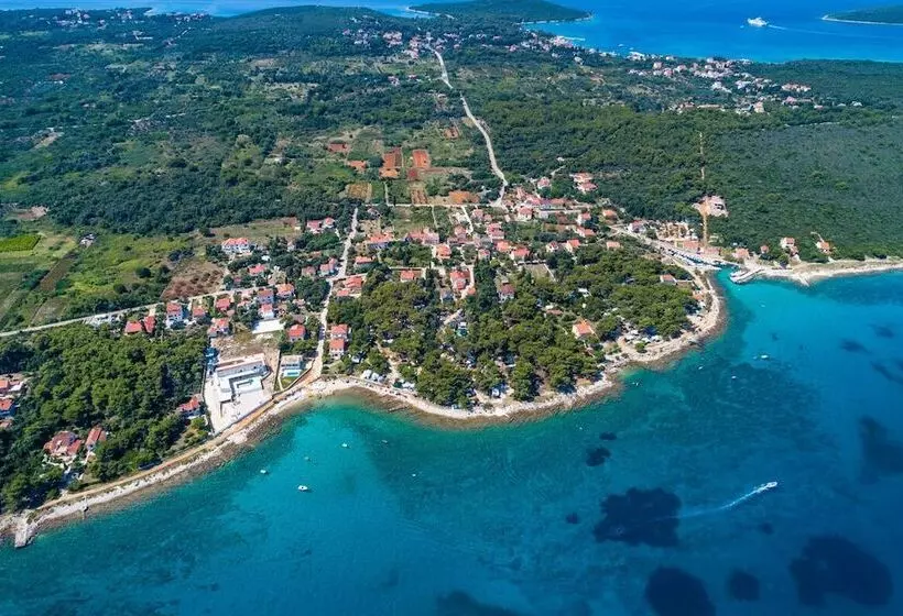 Room In Cabin   Caravan Near The Sea 1