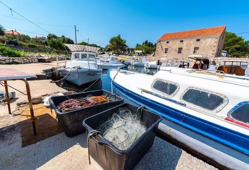 Room In Cabin   Caravan Near The Sea 1