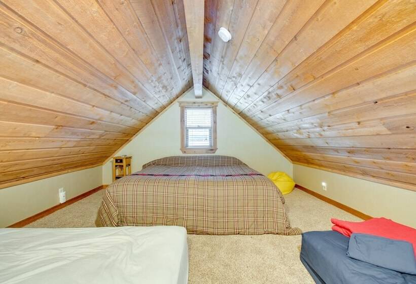 Colorado Cabin W/ Deck, Fire Pit & Mountain Views!