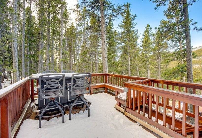 Colorado Cabin W/ Deck, Fire Pit & Mountain Views!