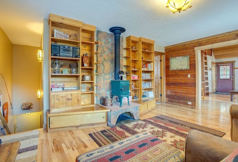 Colorado Cabin W/ Deck, Fire Pit & Mountain Views!