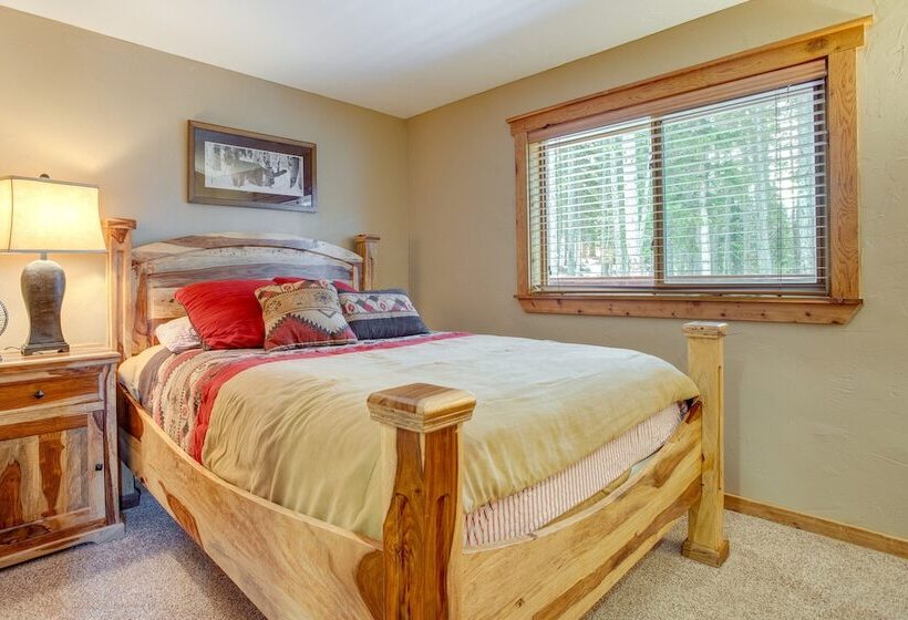 Colorado Cabin W/ Deck, Fire Pit & Mountain Views!