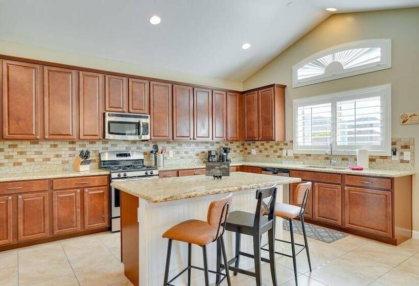 Corona De Tucson Home With Hot Tub!