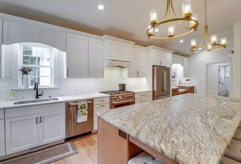 Eastern Shore Getaway: Walk To Tolchester Marina!