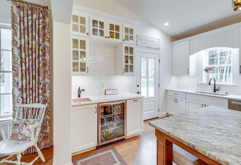 Eastern Shore Getaway: Walk To Tolchester Marina!