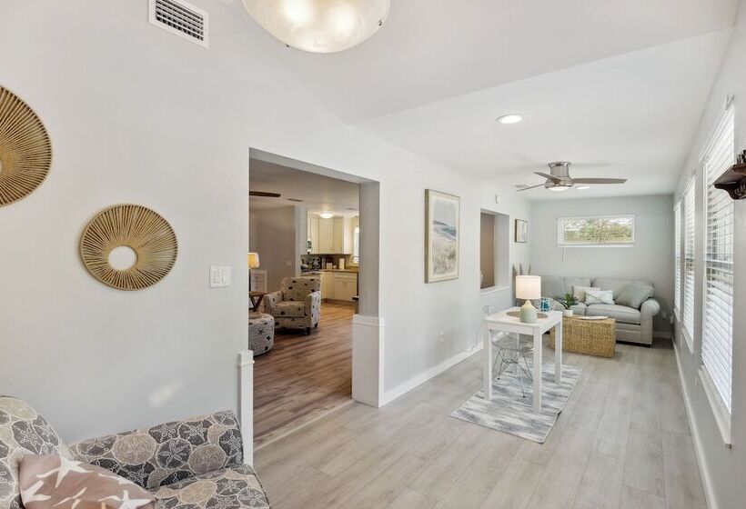 New Smyrna Beach Home < 1 Mi To Beach/flagler Ave