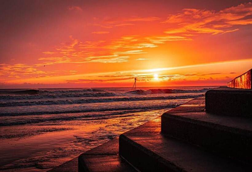 Driftwood Cabin   Dog Friendly, Anderby Creek