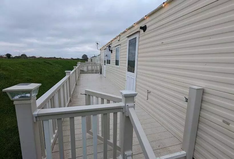 Driftwood Cabin Dog Friendly, Anderby Creek