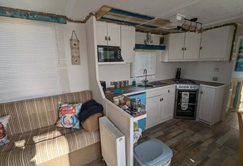 Driftwood Cabin Dog Friendly, Anderby Creek