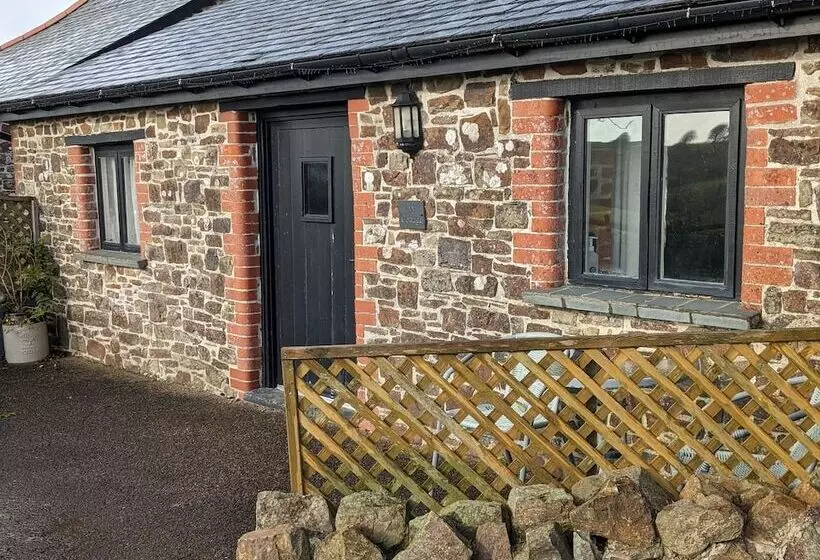 Elegant And Secluded 1 Bed Cottage Near Bideford