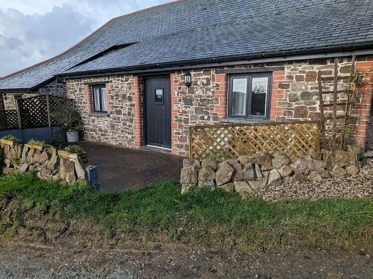 Elegant And Secluded 1 Bed Cottage Near Bideford