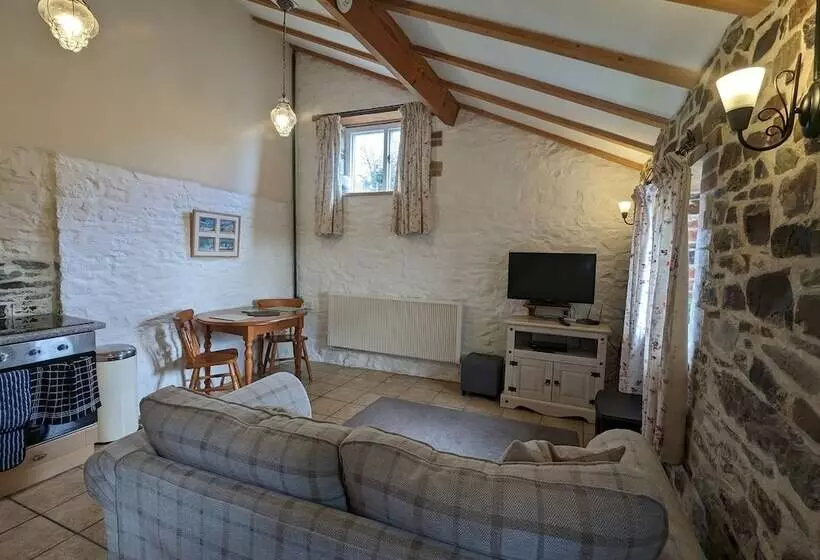 Elegant And Secluded 1 Bed Cottage Near Bideford