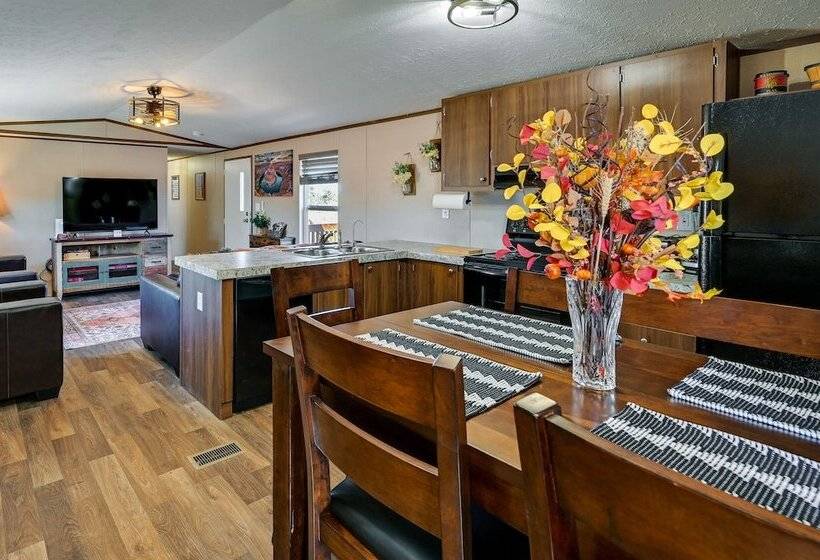 Grand Canyon Junction Home W/ Swing Set & Grill!