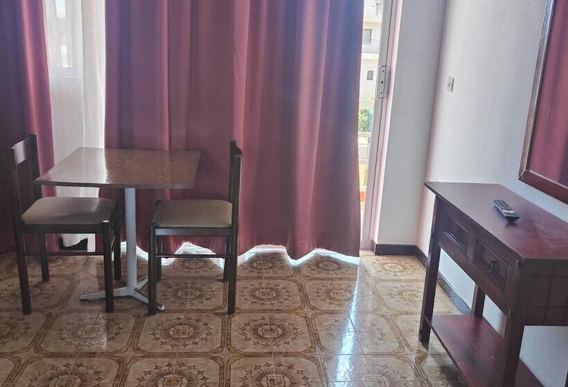 Helena Apartments In Paradisi