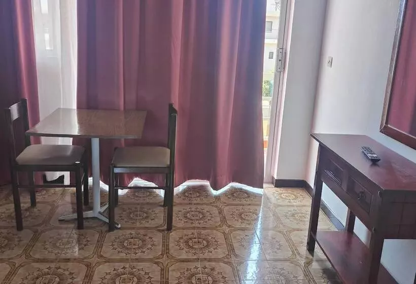 Helena Apartments In Paradisi